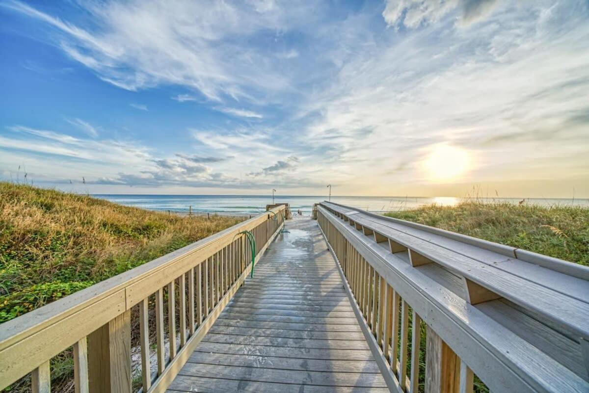 8th Floor Gulf View Beachfront By Brightwild Holiday home